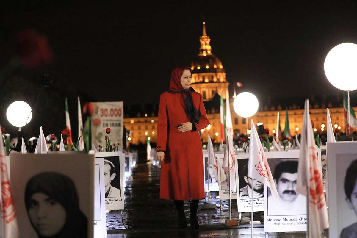 مريم رجوي في معرض الجريمة ضد الإنسانية فی باريس