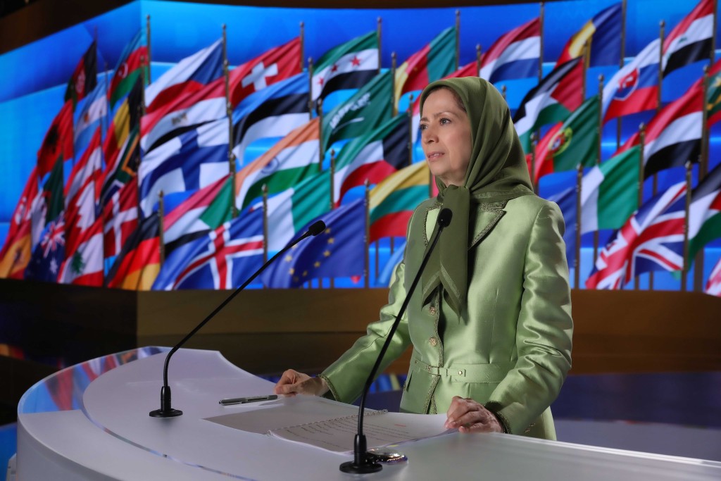 من أجل السلم والأمن الدوليين والاستقرار في المنطقة ومنع الحروب، يجب إحالة الملف النووي للنظام الإيراني إلى مجلس الأمن في أسرع وقت ممكن وإعادة تفعيل القرارات الستة