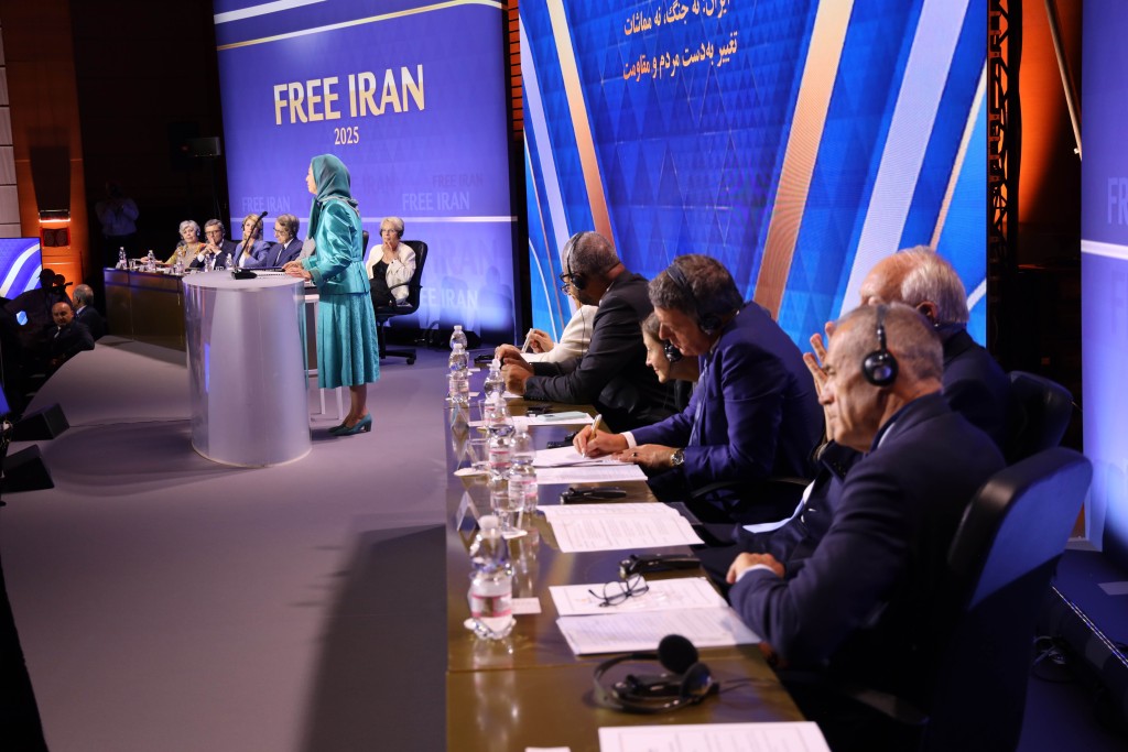 إيران: التغيير والجمهورية الديمقراطية مع الشعب والمقاومة الإيرانية