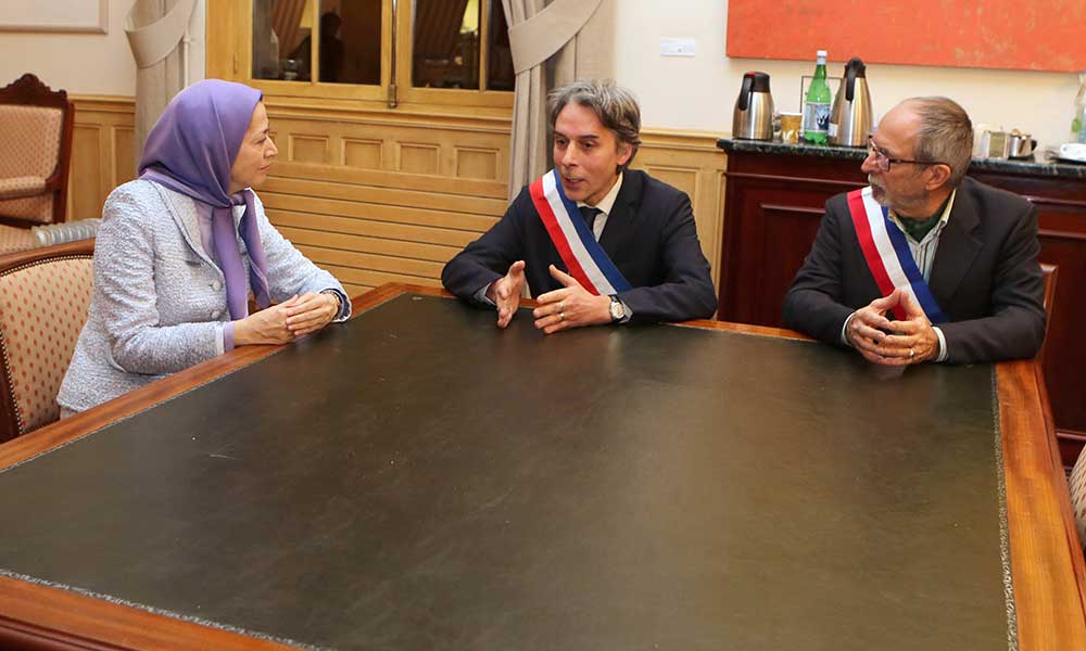 Maryam Rajavi at the Town hall in Paris 2nd – meeting with Mayor Jacques Boutault