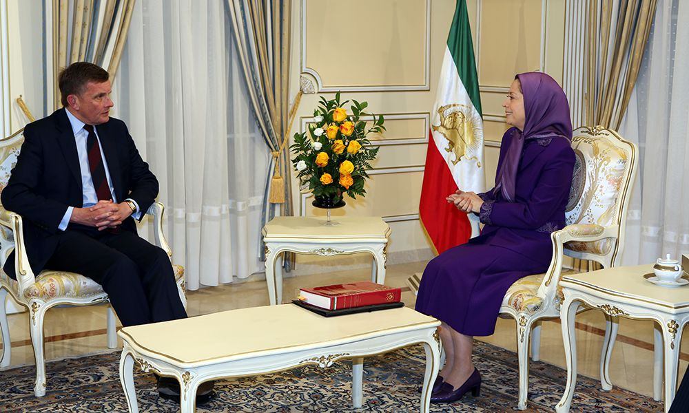 Maryam Rajavi and David Jones (MP from UK) meet in Auvers-sur-Oise