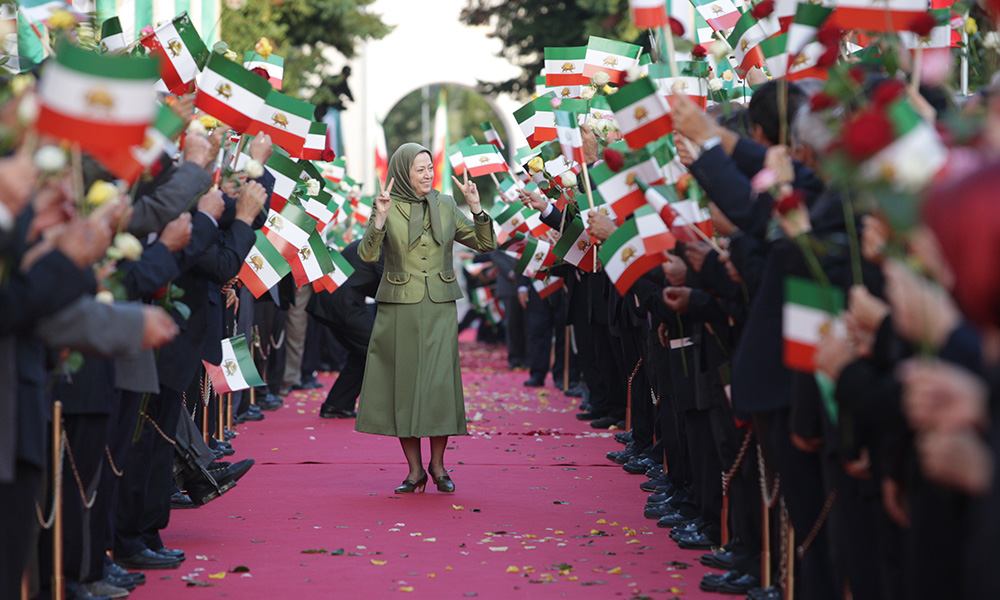 Maryam Rajavi visits PMOI members