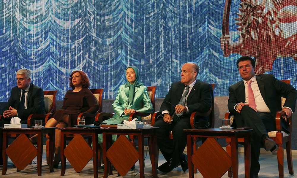 Maryam Rajavi : In a gathering celebrating the Iranian New Year