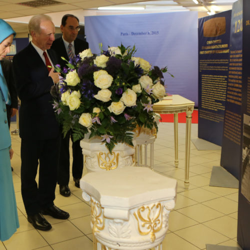 Maryam Rajavi, Senator Joseph Lieberman and Prof. Alejo Vidal Quadras take part in a meeting on the eve of International Human Rights Day. Paris – December 8, 2015