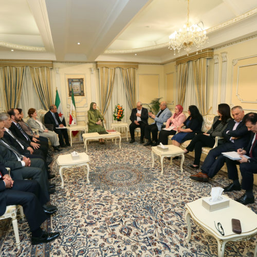 Syrian Opposition delegation meets with Maryam Rajavi, Auvers-sur-Oise, June 11, 2016