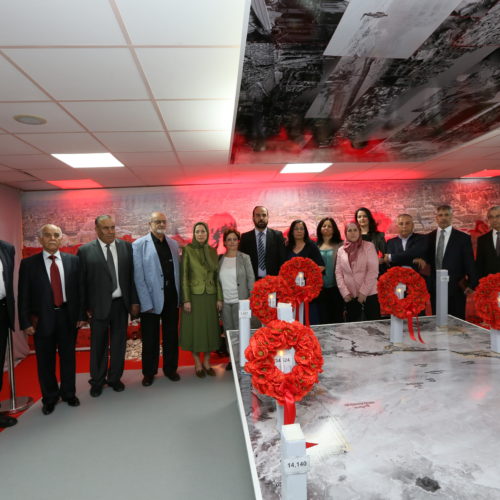 Maryam Rajavi Visiting the exhibition on Syrian people's resistance along with the Syrian Opposition representative delegation- June 11, 2016