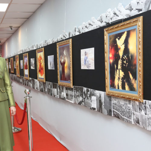 Maryam Rajavi Visiting the exhibition on Syrian people's resistance along with the Syrian Opposition representative delegation- June 11, 2016