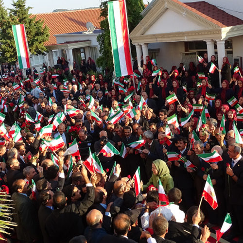 Maryam Rajavi offers flowers to PMOI members amidst an enthusiastic welcome upon her arrival in Albania 