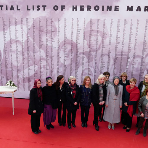 Maryam Rajavi with personalities visiting the exposition