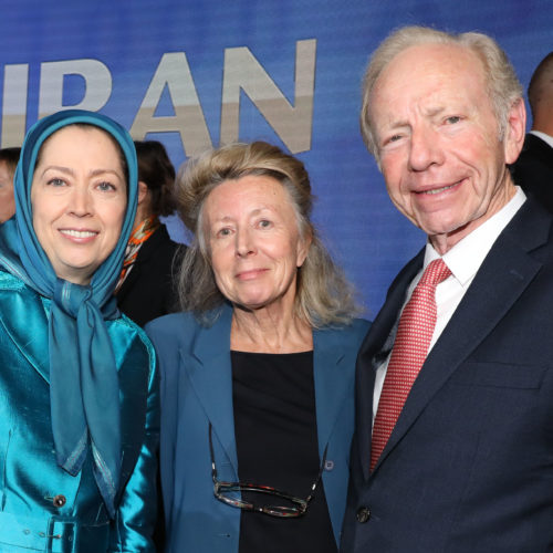 Maryam Rajavi and Senator Lieberman and his wife at the free Iran Gathering – 1 July 2017