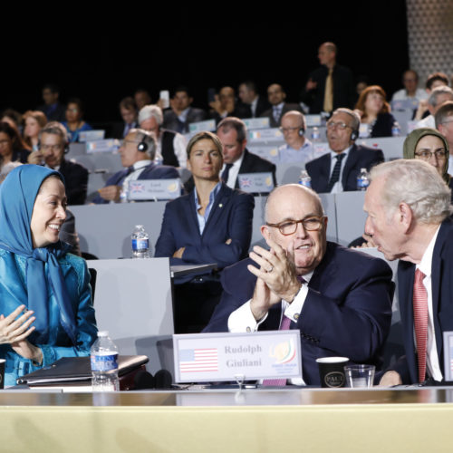 From left to right: Maryam Rajavi- Rudy Giuliani and Senator Joe Lieberman at the free Iran Gathering – 1 July 2017