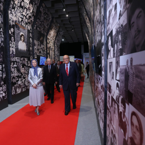 Maryam Rajavi and Mayor Rudy Giuliani visit the exhibition of the Iranian people’s 120 years of struggle for freedom – July 12, 2019