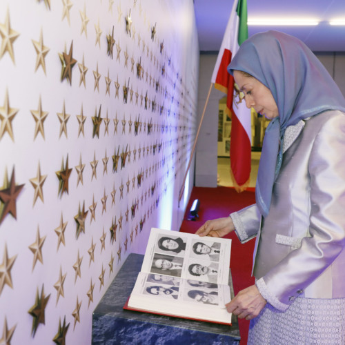 Maryam Rajavi  at the exhibition of the Iranian people’s 120 years of struggle for freedom- July 12, 2019