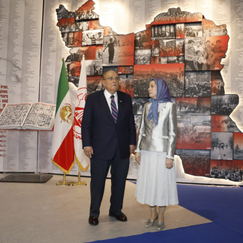 Maryam Rajavi and Mayor Rudy Giuliani visit the exhibition of the Iranian people’s 120 years of struggle for freedom – July 12, 2019