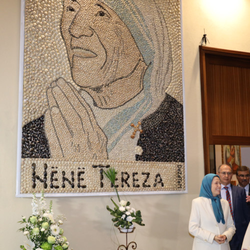 Maryam Rajavi beside the Portrait of Mother Theresa at Saint Paul Cathedral