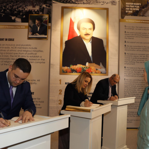 Mrs. Kryemadhi and her accompanying delegation signed the guest books at the museum of 120 Years of Iranian People’s Struggle for Freedom