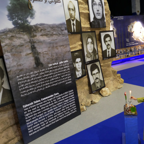 In her New Year visit to the exhibition of the Iranian people’s 120 years of struggle for freedom, Maryam Rajavi paid tribute to the martyrs of the Eternal Light operation