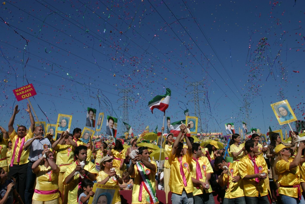 Maryam Rajavi addresses 20,000 Iranians in Paris rally