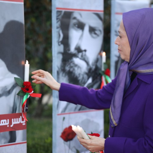 Pinning flowers and paying tribute to the Baluch heroes who laid down their lives during the nationwide uprising.