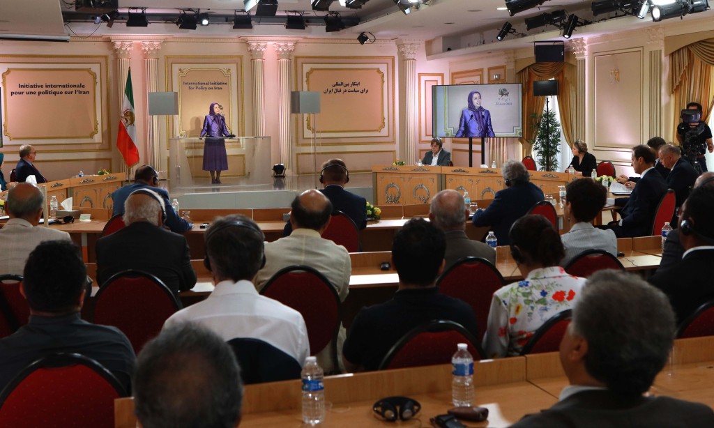 Announcing the statement by 117 former world leaders in solidarity with the Iranian people and Resistance