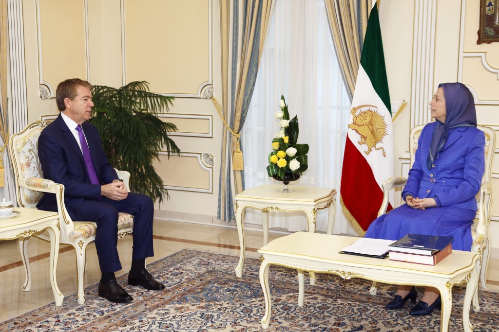 Maryam Rajavi meets and holds talks with Ambassador Lincoln Bloomfield, former US Assistant Secretary of State