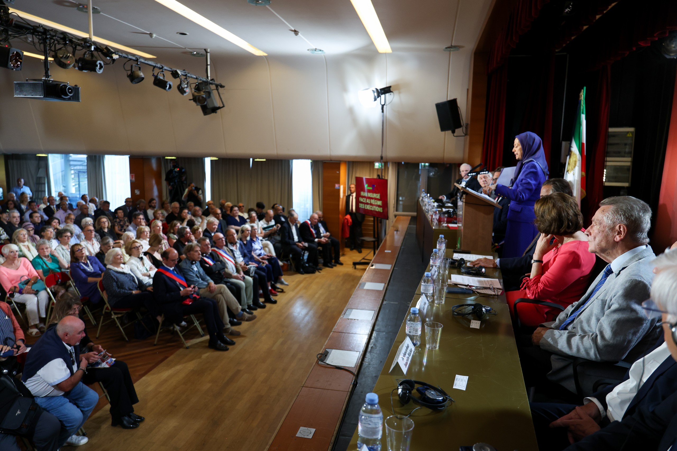  maryam rajavi district 17 paris confernce