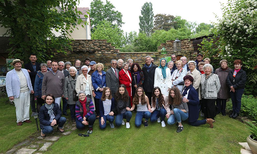 Maryam Radjavi aux « Rendez-vous aux Jardins » à Auvers-sur-Oise