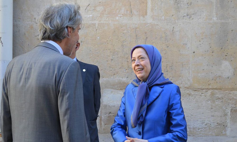 Une exposition organisée à la mairie du 2e arrondissement de Paris consacrée aux exécutions politiques de masse en Iran