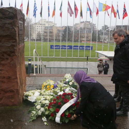 Maryam Rajavi- Laying flower for the Auschwitz memorial– Strasbourg – 26 January 2015