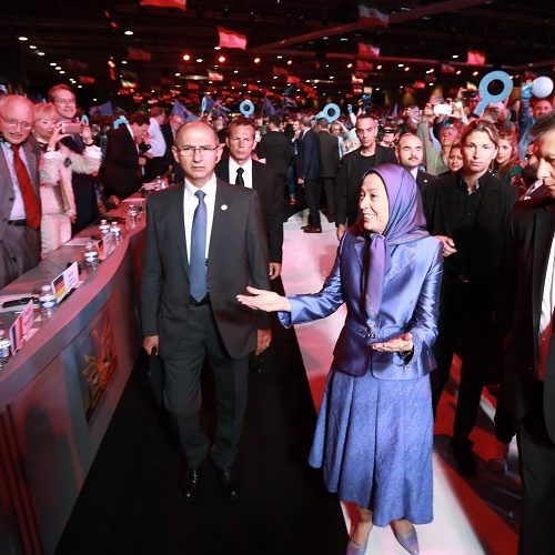 Maryam Rajavi Passing by dignitaries in grand gathering in Paris 13 June 2015 -3