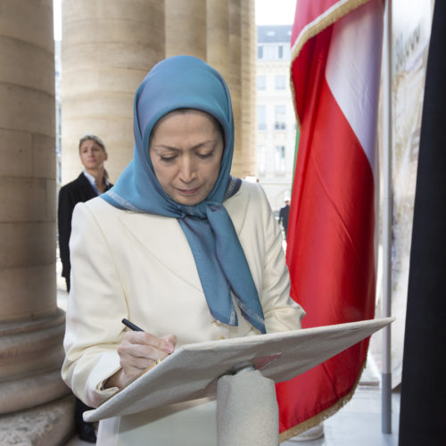 Maryam Rajavi and personalities gathered at the conference of 10 October 2015