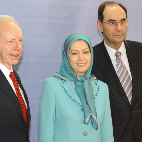 Maryam Rajavi, Senator Joseph Lieberman and Prof. Alejo Vidal Quadras take part in a meeting on the eve of International Human Rights Day. Paris – December 8, 2015