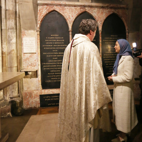Maryam Radjavià la veille de Minuit à l'église de Saint-Germain-des-Prés-Paris- 24 décembre 2015