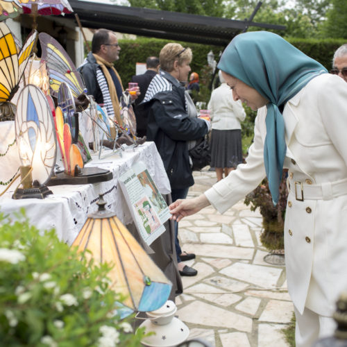 Maryam Radjavi aux « Rendez-vous aux Jardins » à Auvers-sur- Oise- 4 juin 2016