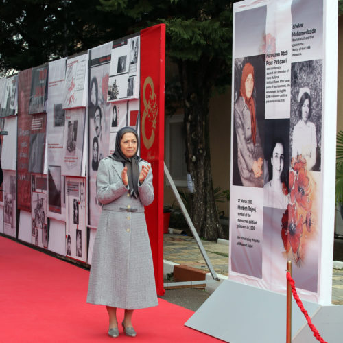 Maryam Radjavi visite une exposition sur 150 ans de lutte des femmes iraniennes pour la liberté et l'égalité – 2017Mars