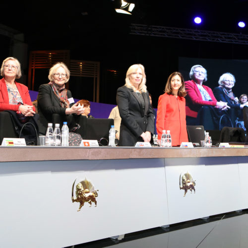 Maryam Radjavi à la conférence internationale à l’occasion de la journée internationale des femmes – Albanie – mars 2017