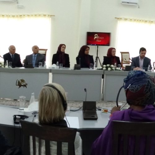 Table ronde avec Maryam Radjavi et des personnalités internationales en Albanie pour la Journée internationale des Femmes – Mars 2017
