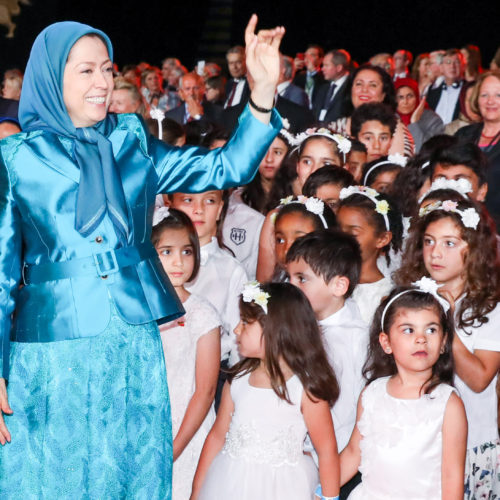 Grand rassemblement pour un Iran libre avec Maryam Radjavi – Villepinte 1 juillet 2017