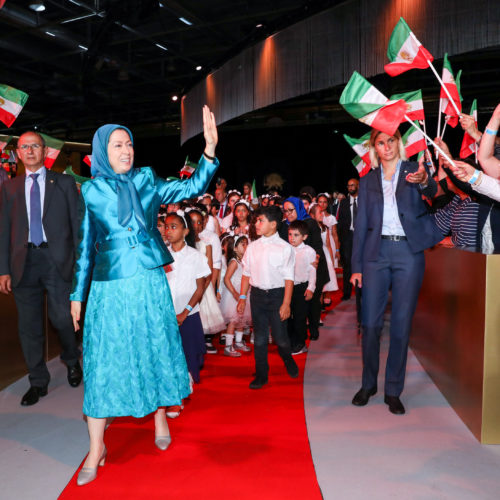 Grand rassemblement pour un Iran libre avec Maryam Radjavi – Villepinte 1 juillet 2017