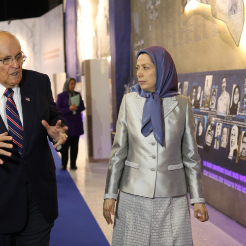 Maryam Rajavi and Mayor Rudy Giuliani visit the exhibition of the Iranian people’s 120 years of struggle for freedom – July 12, 2019