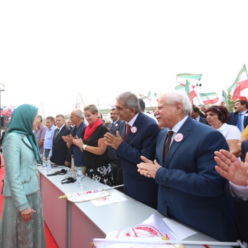 Maryam Radjavi à la cérémonie de l'anniversaire de la fondation de l'Organisation des Moudjahidine du peuple d'Iran à Achraf-3- septembre 2019