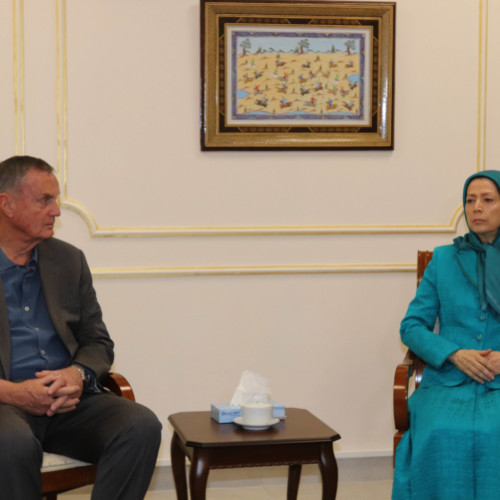 Le général James Jones rencontre Maryam Radjavi à Achraf 3- 17 novembre 2019