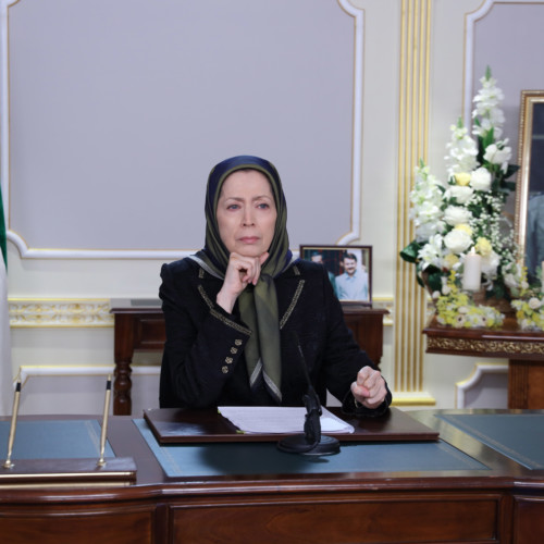 Maryam Radjavi à l’hommage rendu au héros national iranien, le colonel Behzad Moezzi, en présence des membres du CNRI et de l’OMPI/MEK à Achraf-3 - Janvier 2021