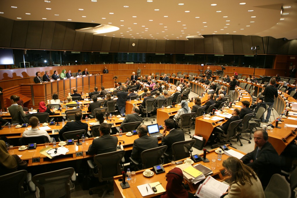 Maryam Radjavi au Parlement européen appelle à la solidarité avec le peuple iranien et Achraf