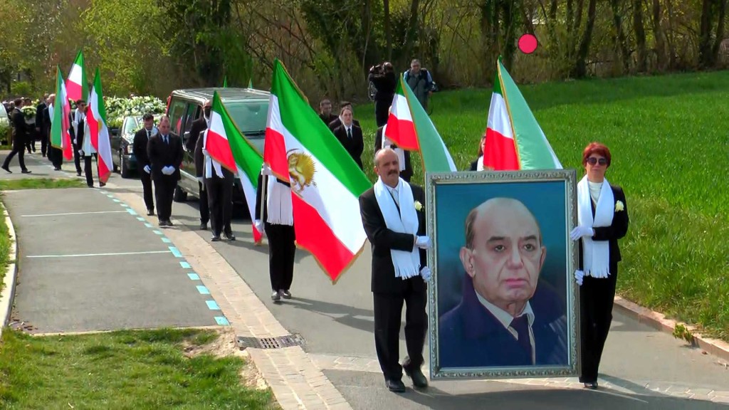 Hommage funèbre au Dr Manouchehr Hezarkhani