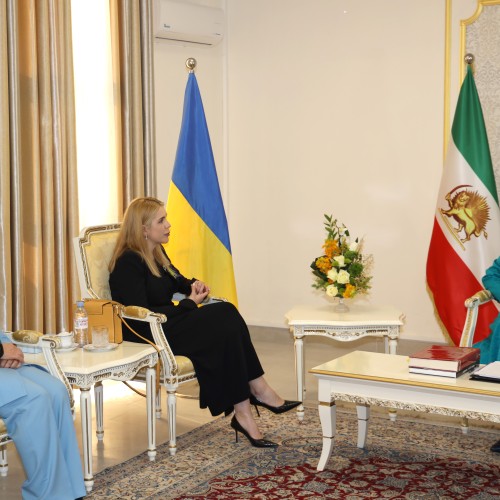 Rencontre de Maryam Radjavi avec Mme Kira Rudyk, députée ukrainienne et dirigeante du parti La Voix - 5 juin 2022 