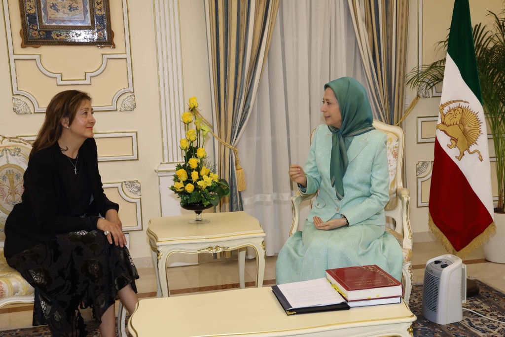 Rencontre de Maryam Radjavi avec Ingrid Betancourt