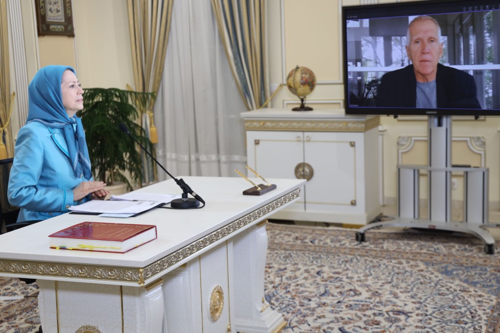 Rencontre de Maryam Radjavi  avec le sénateur américain Thom Tillis, membre éminent des commissions judiciaire et bancaire du Sénat américain