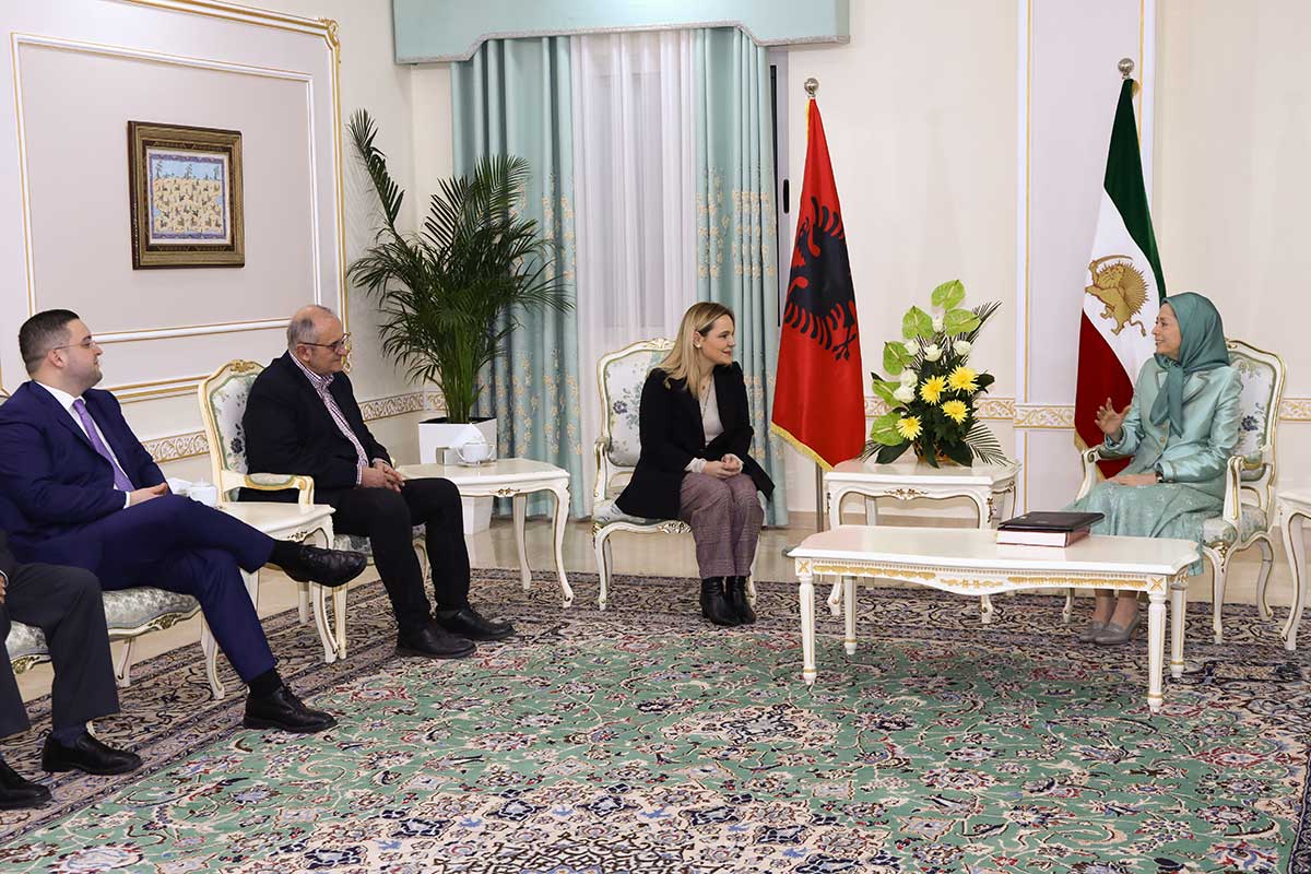 دیدار خانم کروئه مازی رئیس جنبش سوسیالیست آلبانی از اشرف 