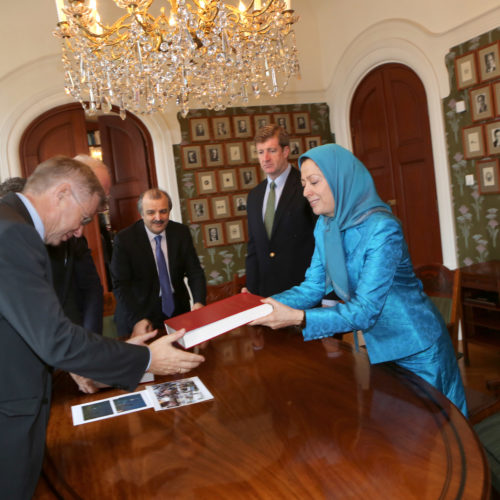 Maryam Rajavi in Noble Peace institute – Oslo- Norway – February 24, 2014-4